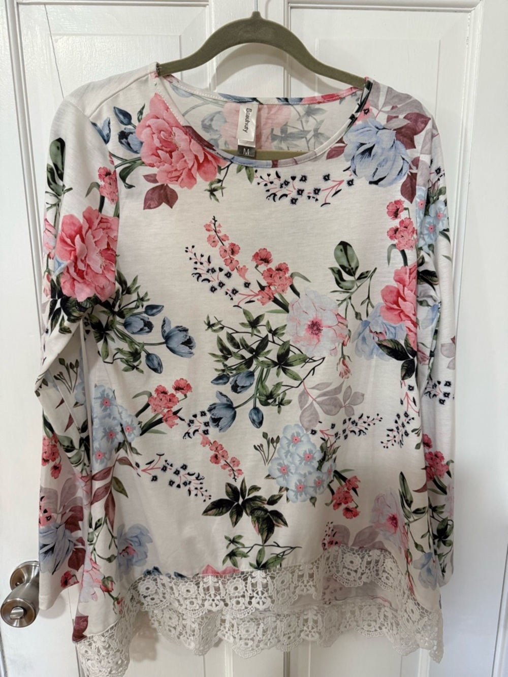 Floral Lace-Hem Long Sleeve Top -White, Pink, Blue- size med– measuring 26 x 18“